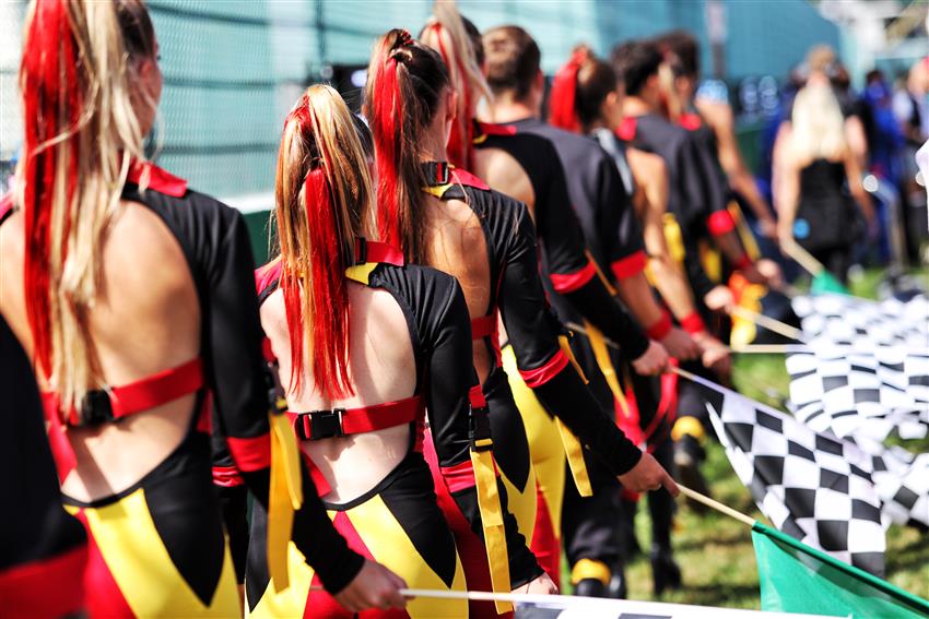 Grid girls with flags